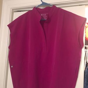 Figs Rafaela Scrub Top Large Like New Raspberry Sorbet discontinued color.